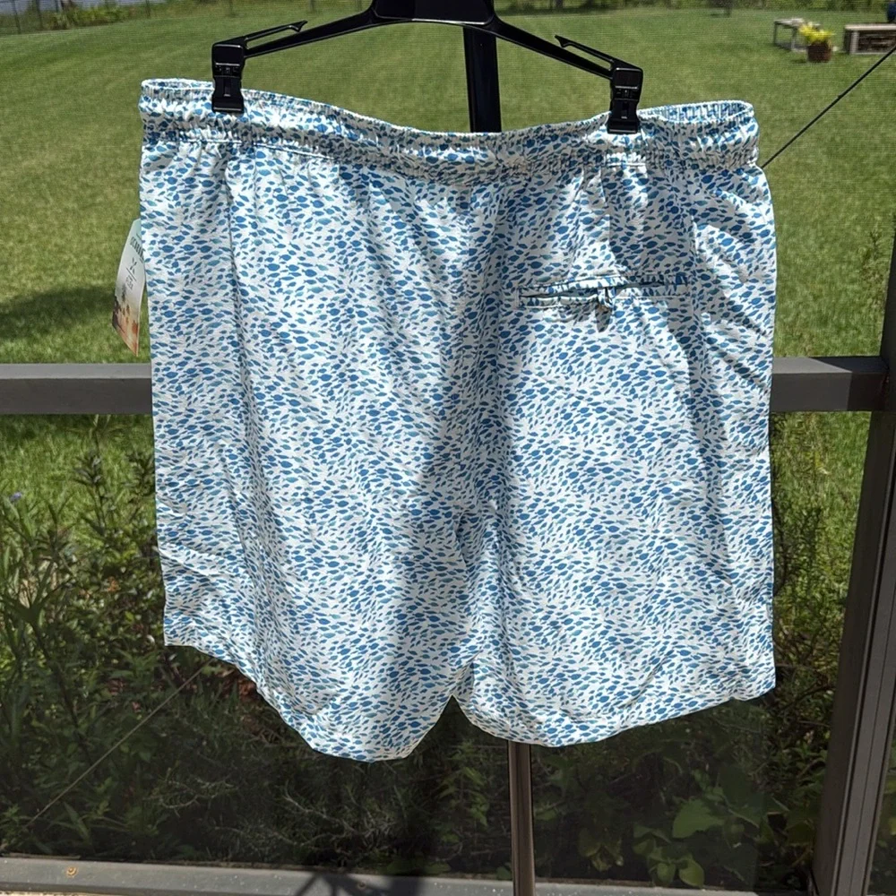 CABANA Mens 4 way flex shorts with Pockets NWT Size large